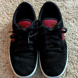 Etnies size 5.5